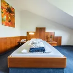 Hotel Paradies
