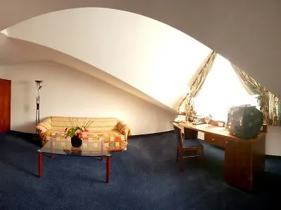 Paradies 4*