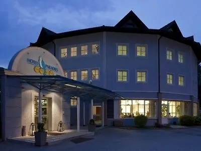 Paradies 4*